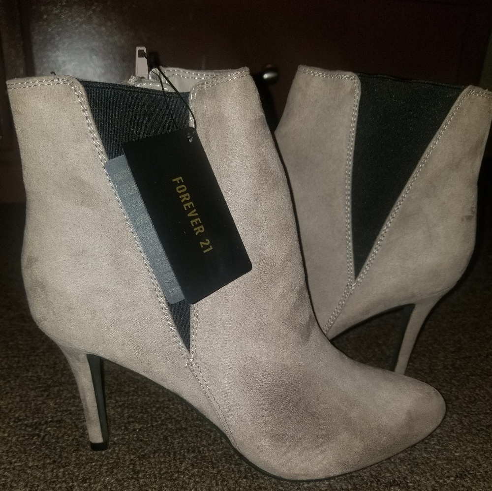 BOOTIES